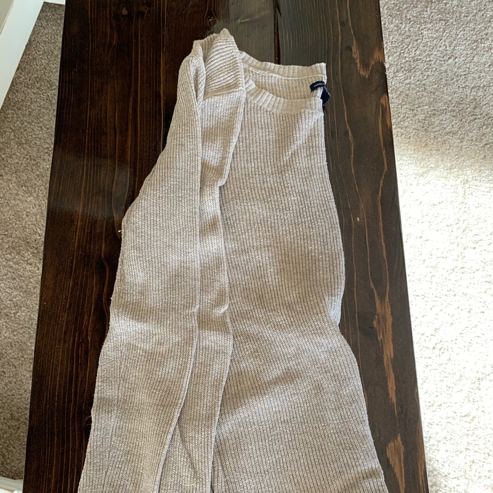 American Eagle women’s sweater